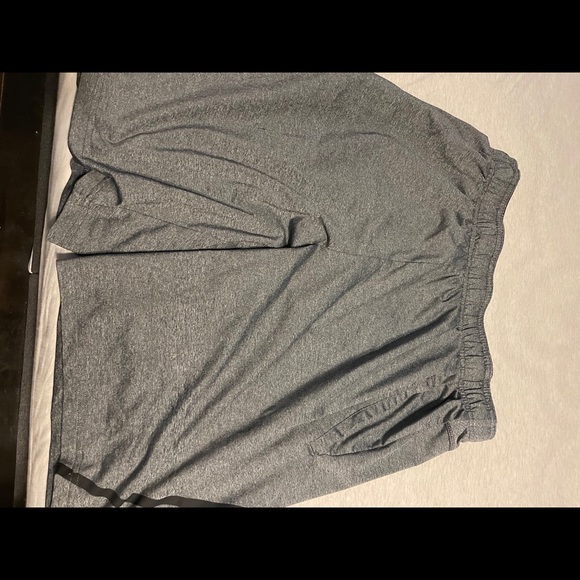 Shorts - Picture 2 of 3